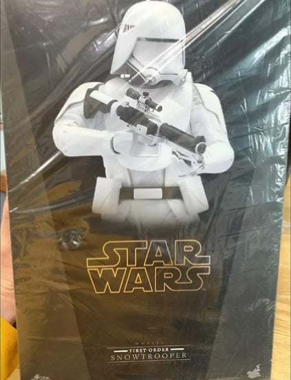 Hot Toys MMS321 STAR WARS: THE FORCE AWAKENS 1/6 FIRST ORDER SNOWTROOPER