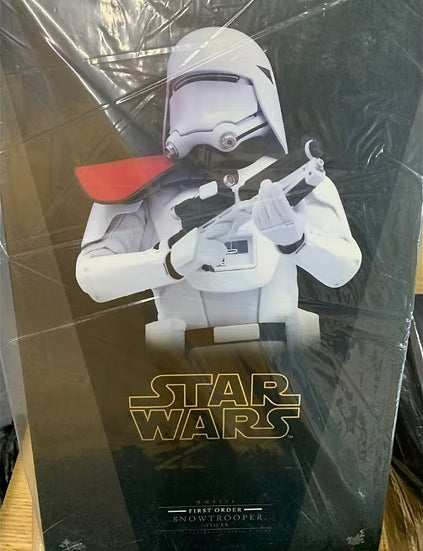 Hot Toys MMS322 STAR WARS: THE FORCE AWAKENS 1/6 FIRST ORDER SNOWTROOPER OFFICER