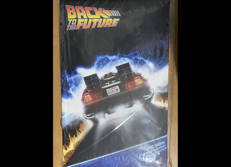 Ready! Hot Toys MMS609 BACK TO THE FUTURE 1/6 DOC BROWN (Regular Version)