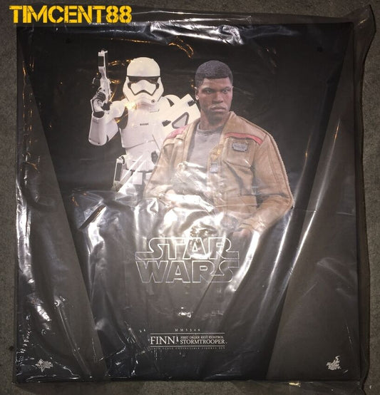 Hot Toys MMS346 STAR WARS 1/6 FINN AND FIRST ORDER RIOT CONTROL STORMTROOPER SET