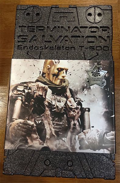 Hot Toys MMS104 TERMINATOR SALVATION T-600 ENDOSKELETON WEATHERED RUBBER SKIN