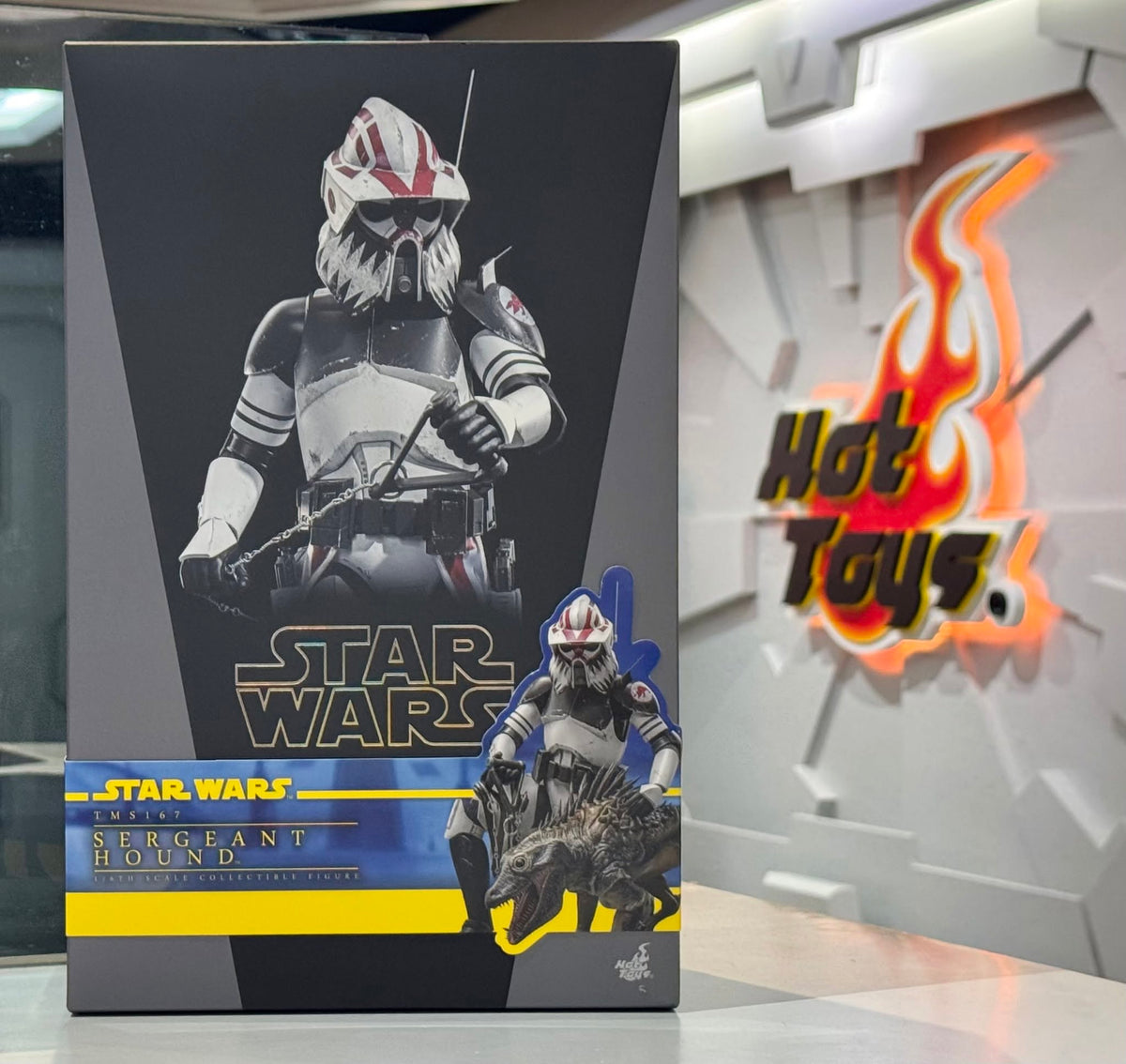 Ready! Hot Toys TMS167 Star Wars: The Clone Wars 1/6 Sergeant Hound