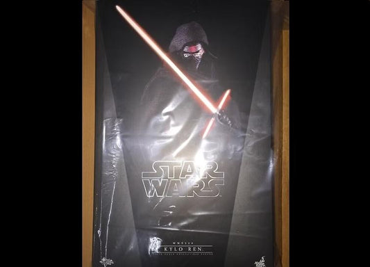 Hot Toys MMS320 STAR WARS: THE FORCE AWAKENS 1/6 KYLO REN New