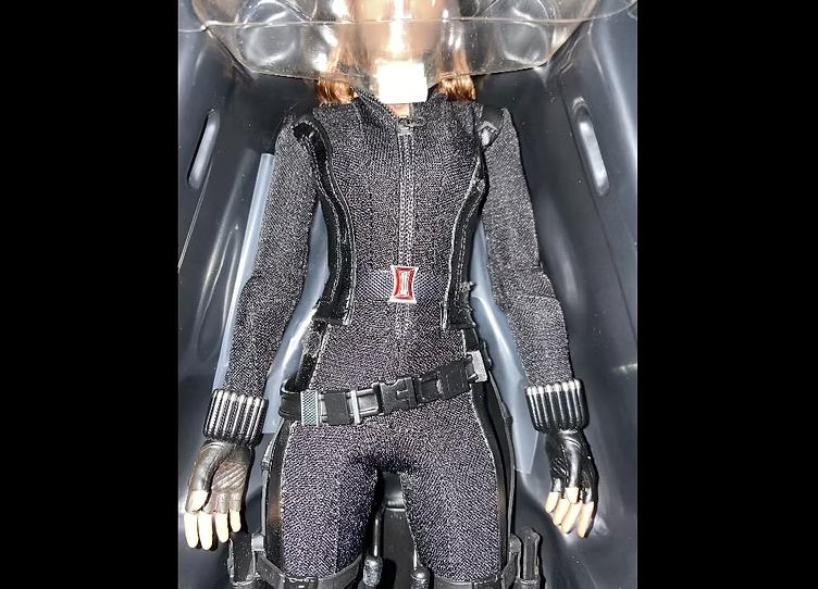 Unused! Hot Toys MMS239  1/6 BLACK WIDOW (leather issue) Non-refundable