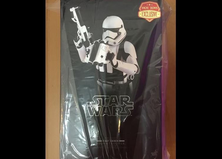 HOT TOYS MMS333 STAR WARS : TFA 1/6 FO STORMTROOPER (JAKKU EXCLUSIVE)