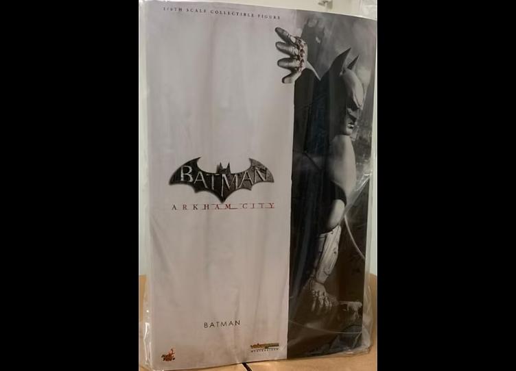 Ready! Hot Toys VGM18 BATMAN: ARKHAM CITY 1/6 Batman