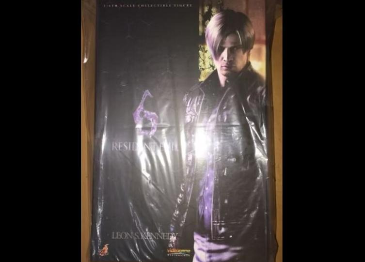 Ready! HOT TOYS VGM22 RESIDENT EVIL 6 1/6  LEON S. KENNEDY